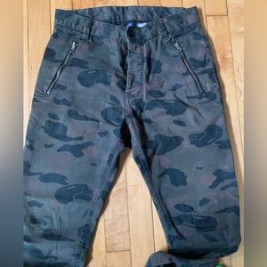 Camo Jogger Style Jeans Size 28